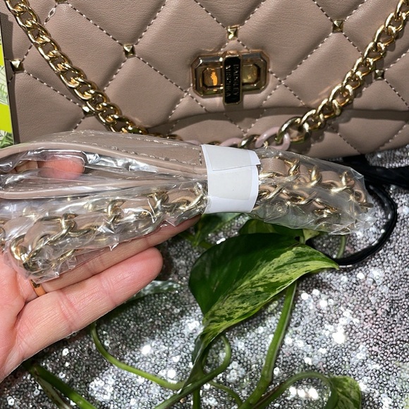 ❤️2 BADGLEY MISCHKA BAG Crossbody, and backpack💕 - Picture 6 of 8